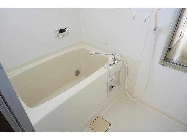 物件内観写真6　(追い炊き付き)