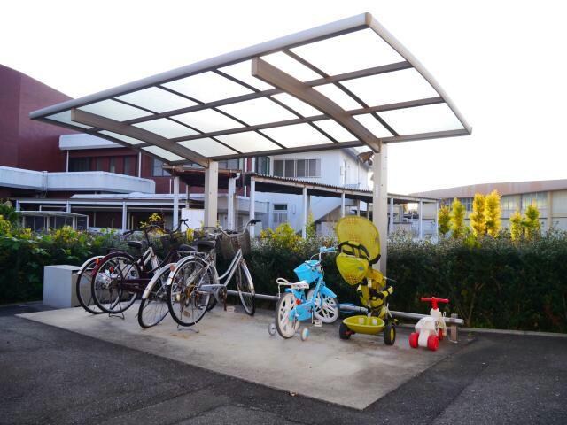 物件内観写真5　(駐輪場)