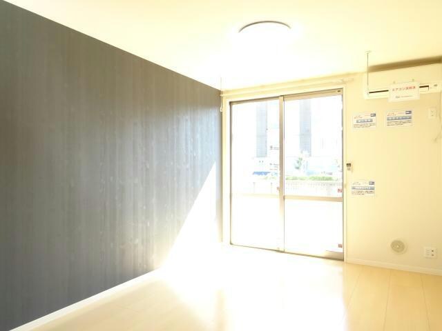 物件内観写真6　(アクセントクロスがおしゃれ)