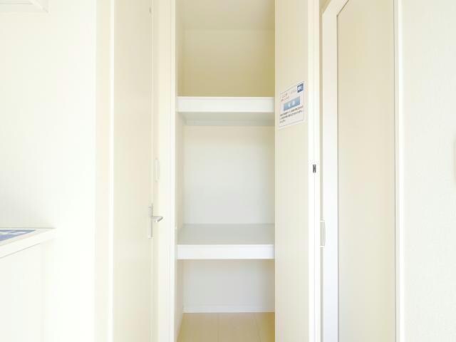 物件内観写真13　(収納)
