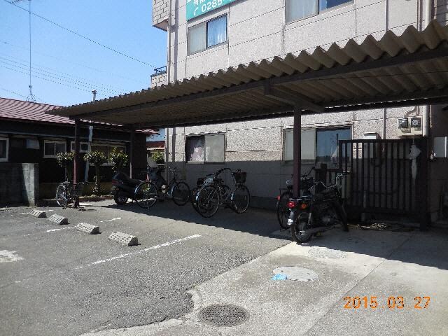 物件内観写真5　(駐輪場)