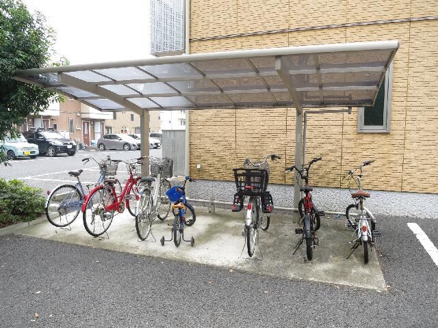 物件内観写真5　(駐輪場)