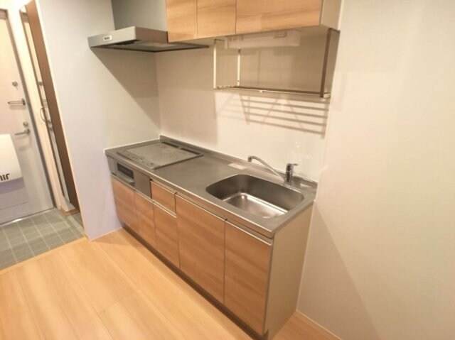 物件内観写真4　(システムキッチン ＩＨクッキングヒーター付き)