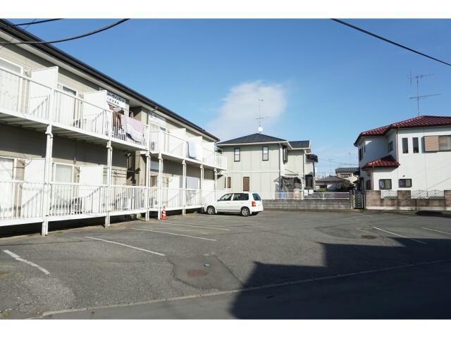 物件外観写真3　(駐車場)