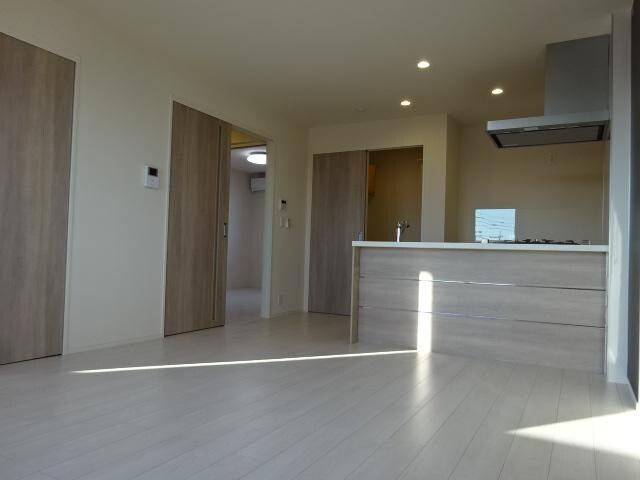 物件内観写真4　(リビング)