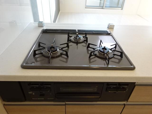 物件内観写真18　(３口ガスコンロ)