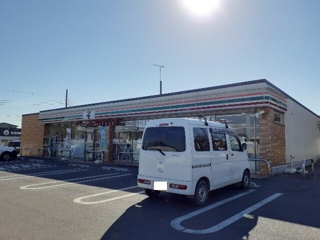 物件外観写真3　(セブンイレブン小山犬塚４丁目店まで170m)