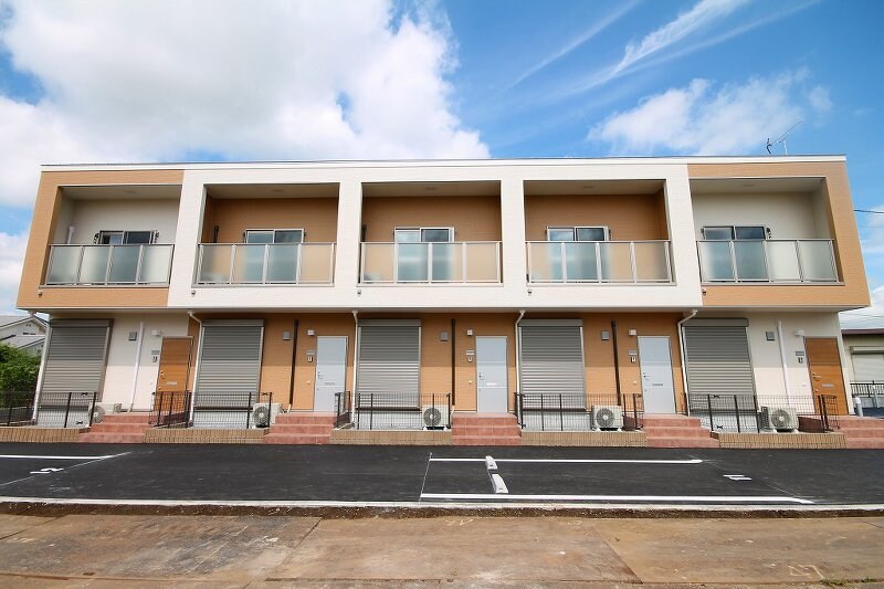 物件外観写真2　(正面外観)