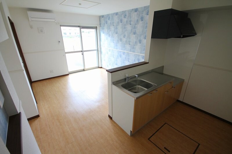 物件内観写真14　(キッチン側からの眺望)