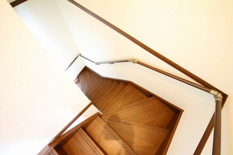 物件内観写真21　(室内階段)