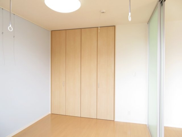 物件内観写真11　(同タイプ別室)