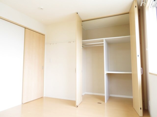 物件内観写真14　(同タイプ別室)