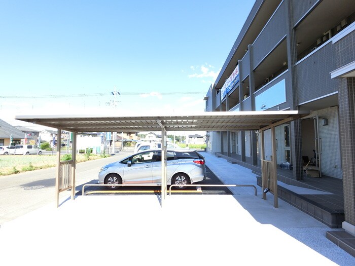 物件内観写真3　(駐輪場)