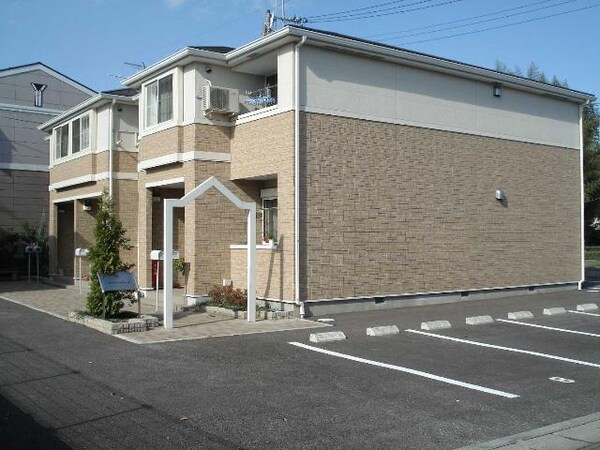駐車場(外観写真（昼）)