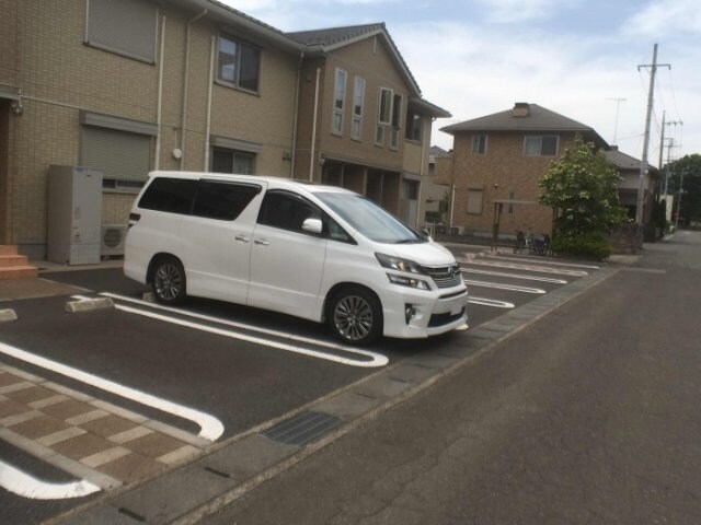 物件外観写真2　(駐車場)