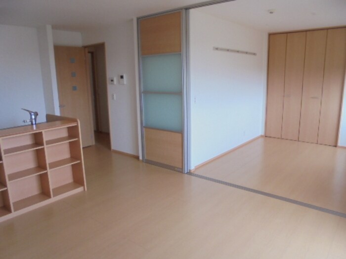 物件内観写真4　(リビング)