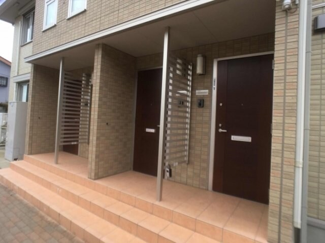 物件外観写真3　(エントランス)