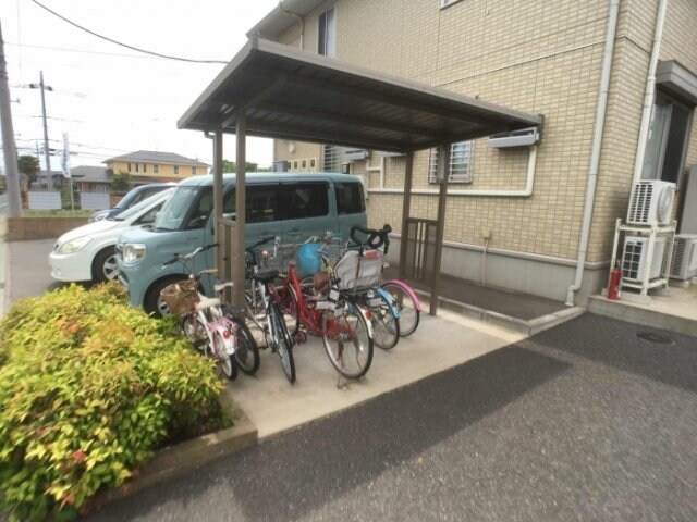 物件内観写真16　(駐輪場)