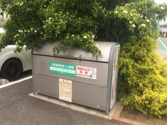 物件内観写真17　(ゴミストッカー)