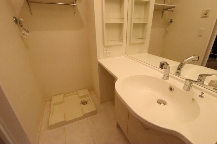 物件内観写真8　(洗髪洗面化粧台)