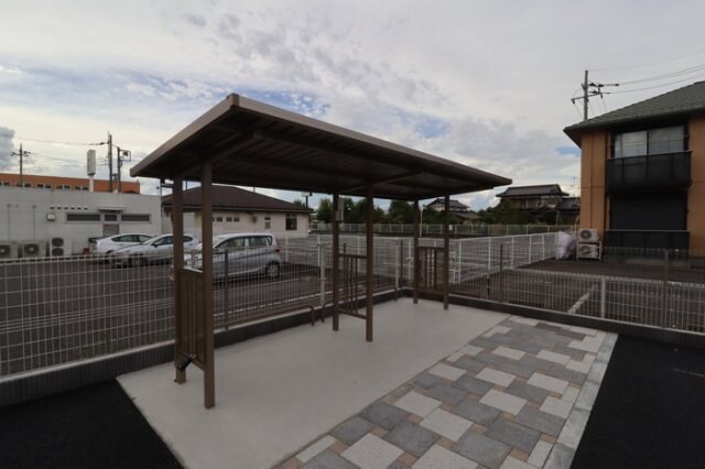 物件内観写真16　(駐輪場)