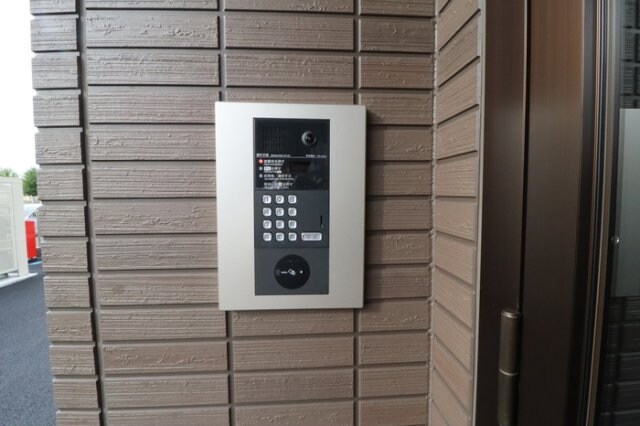 物件内観写真17　(オートロック入り口)