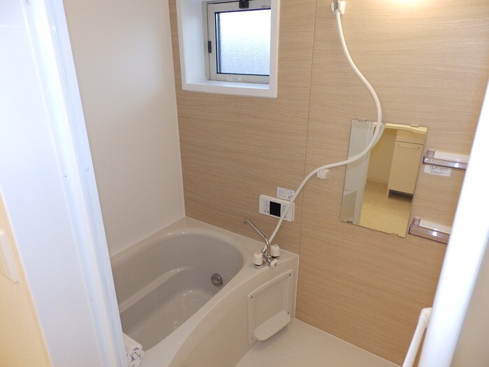 物件内観写真6　(バスルーム)