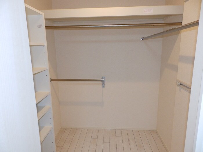 物件内観写真10　(ウォークインクローゼット)