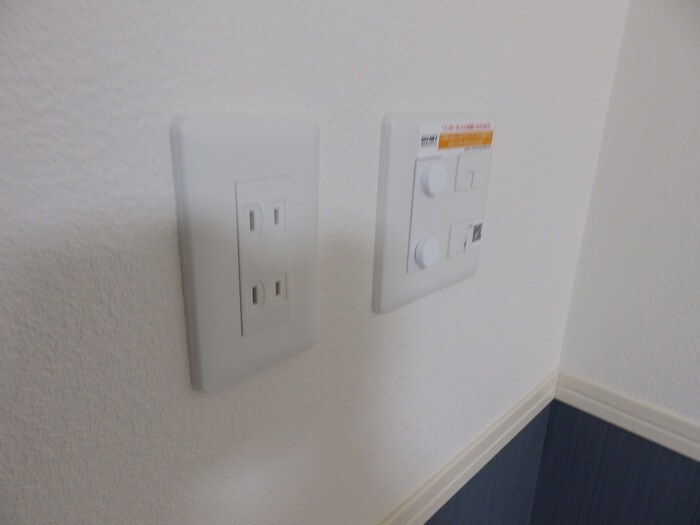 物件内観写真15　(インターネット無料！スイッチ コンセントは腰高に設定)