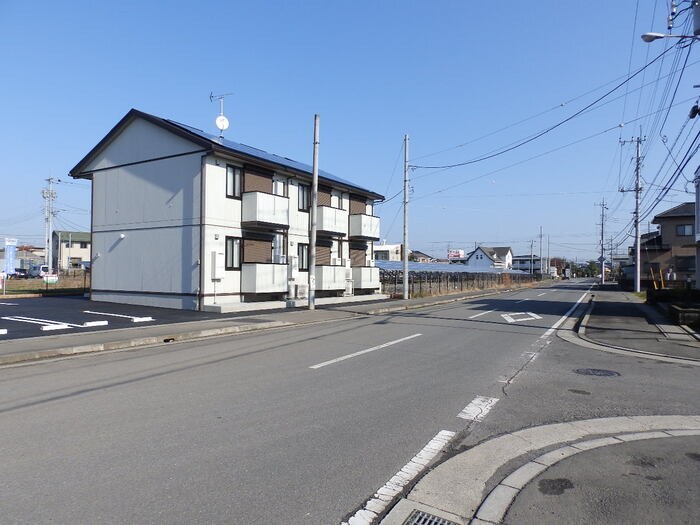 物件内観写真20　(南面道路で陽当り確保！)