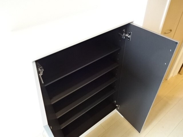 物件内観写真17　(下駄箱)