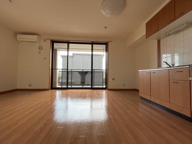 物件内観写真10　(リビング)