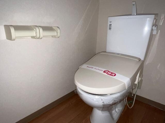 物件内観写真16　(シャワー付トイレ)