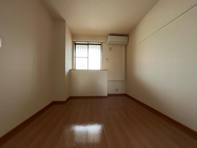 物件内観写真18　(寝室)