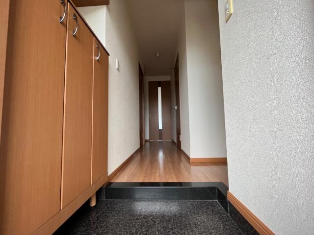 物件内観写真28　(玄関)