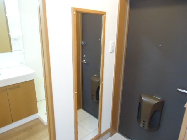 物件内観写真20　(姿見鏡)