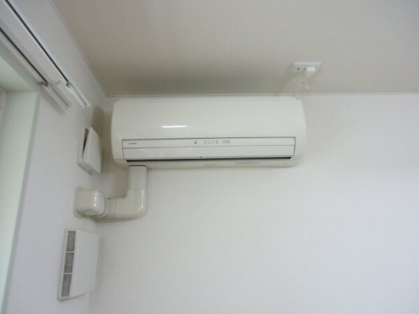 建物設備(エアコン（リビング）)