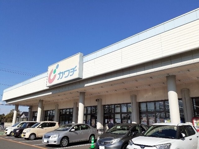 物件外観写真3　(カワチ　小山東店まで80m)