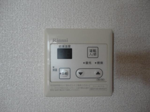 物件内観写真22　(給湯リモコン)
