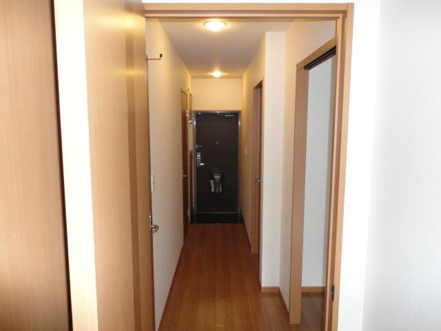 物件内観写真23　(廊下)
