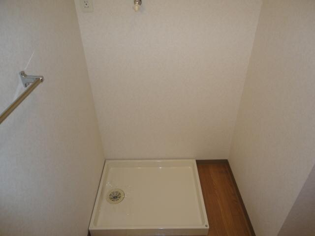 物件内観写真28　(洗濯機置場)