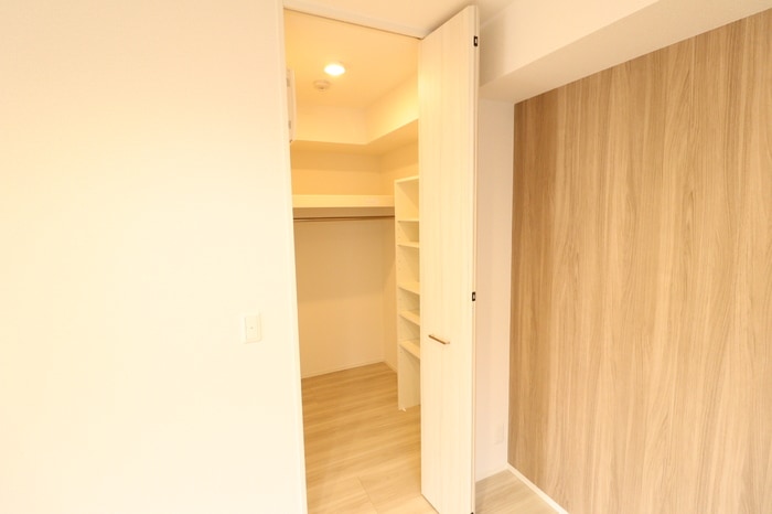 物件内観写真9　(ウォークインクローゼット)