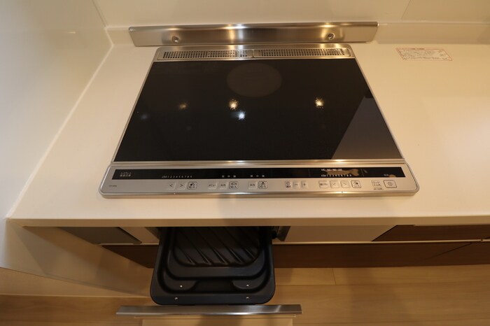 物件内観写真12　(グリル付きIHクッキングヒーター)