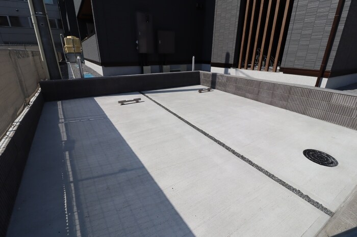 物件外観写真2　(駐車場)