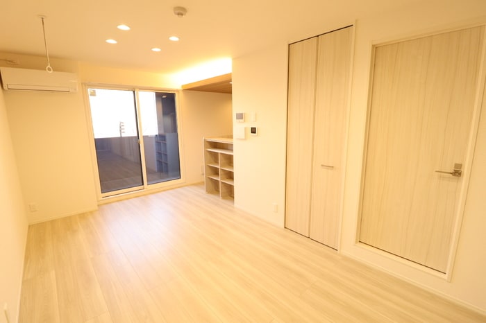 物件内観写真3　(リビング)