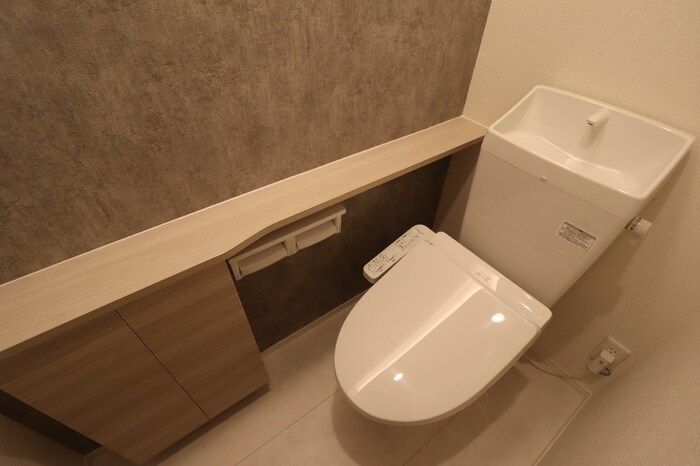 物件内観写真8　(温水便座付き)