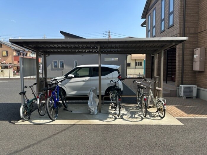 物件内観写真17　(駐輪場)