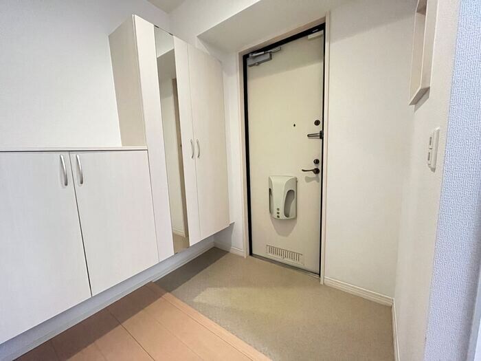 物件内観写真11　(玄関)