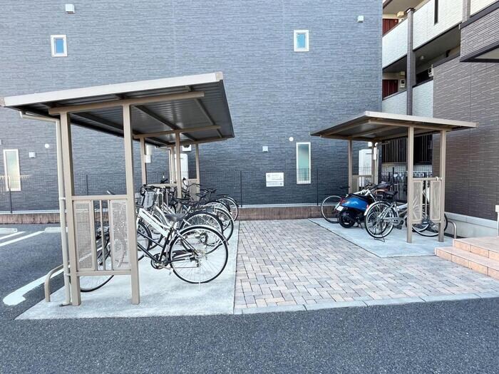 物件内観写真16　(駐輪場)