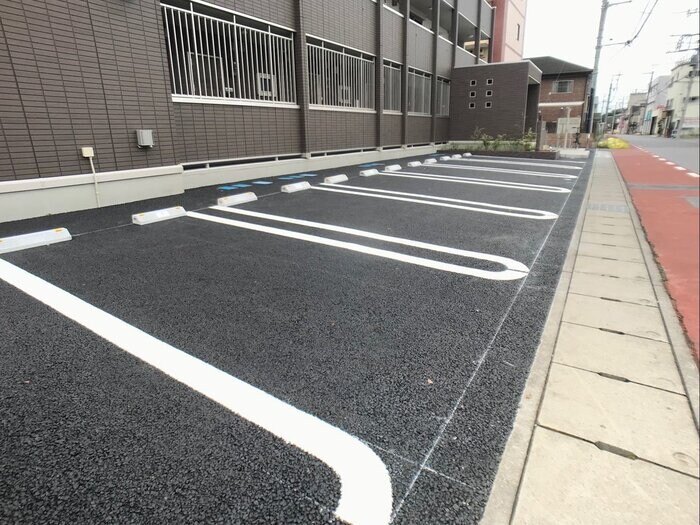 物件外観写真2　(駐車場)